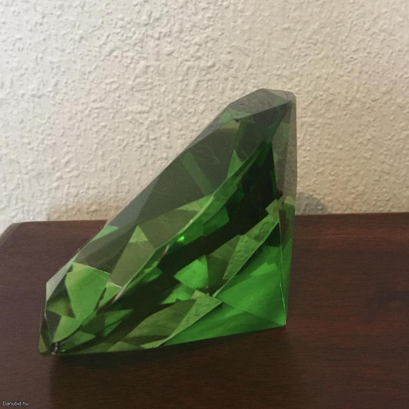 Brillcsiszolású levélnehezék zöld  átmérő11 cm - kristály