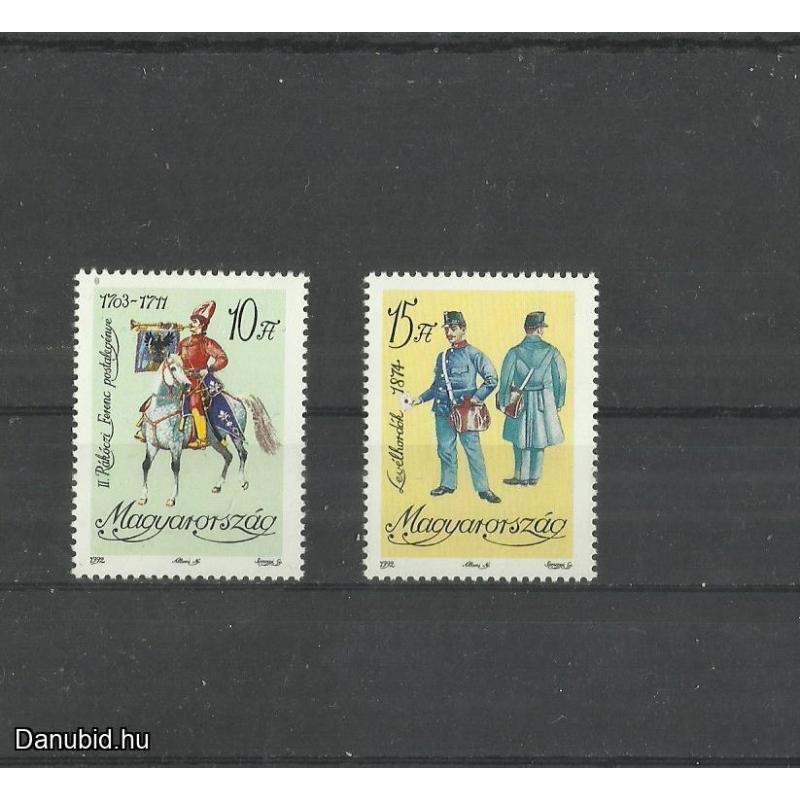 1992.- Postatisztek ruhái - MNH/**