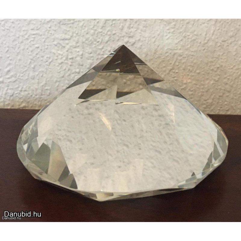 Brillcsiszolású levélnehezék - fehér -  átmérő11 cm - kristály
