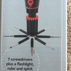 Luxis 10 in 1 csavarhúzó készlet és elemlámpa, elem nélkül