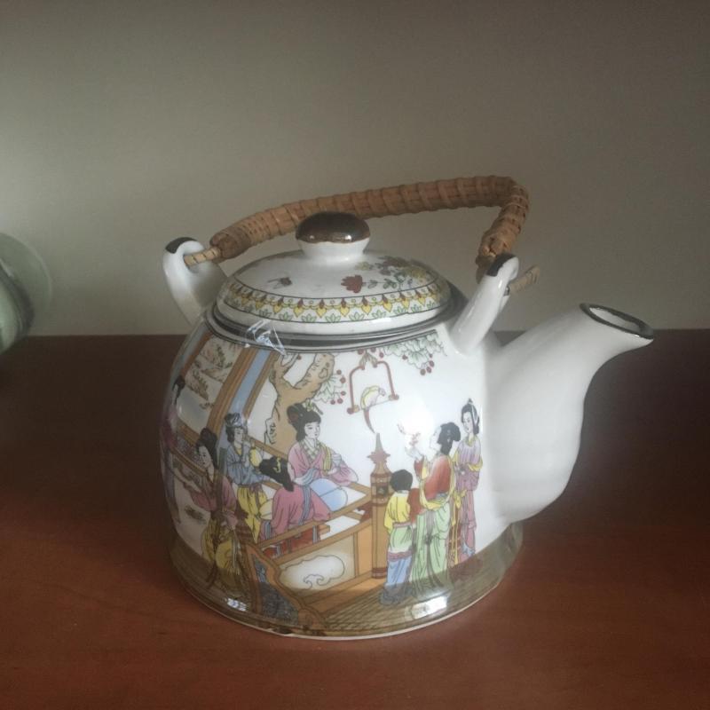 Kínai teakiöntő