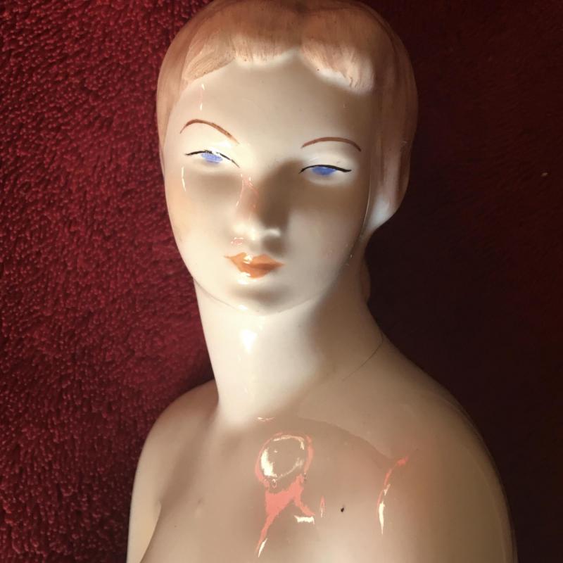 Aquincumi - porcelán térdeplő akt, porcelán, nipp