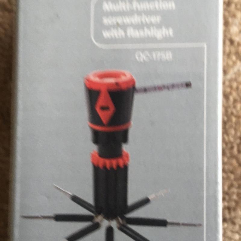 Luxis 10 in 1 csavarhúzó készlet és elemlámpa, elem nélkül