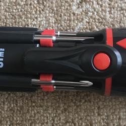 Luxis 10 in 1 csavarhúzó készlet és elemlámpa, elem nélkül