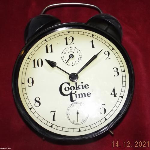 Vekkeróra doboz-süteményes fémből