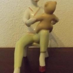 Régi Aquincum Budapest porcelán figura kislány macival