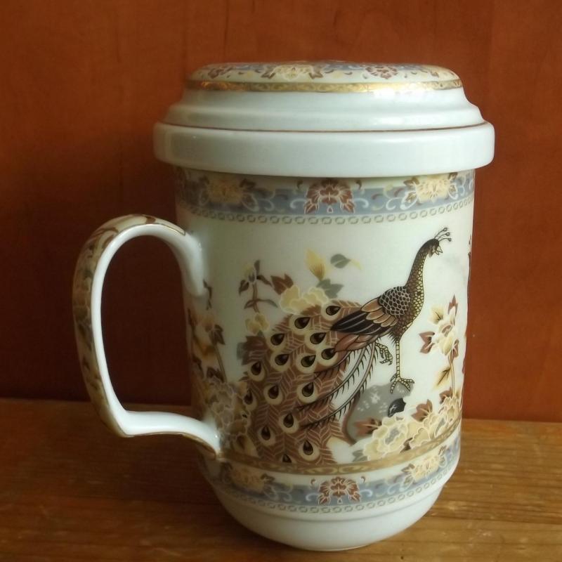 Kínai - Teásbögre - páva minta - dúsan aranyozott - Jing -Jang