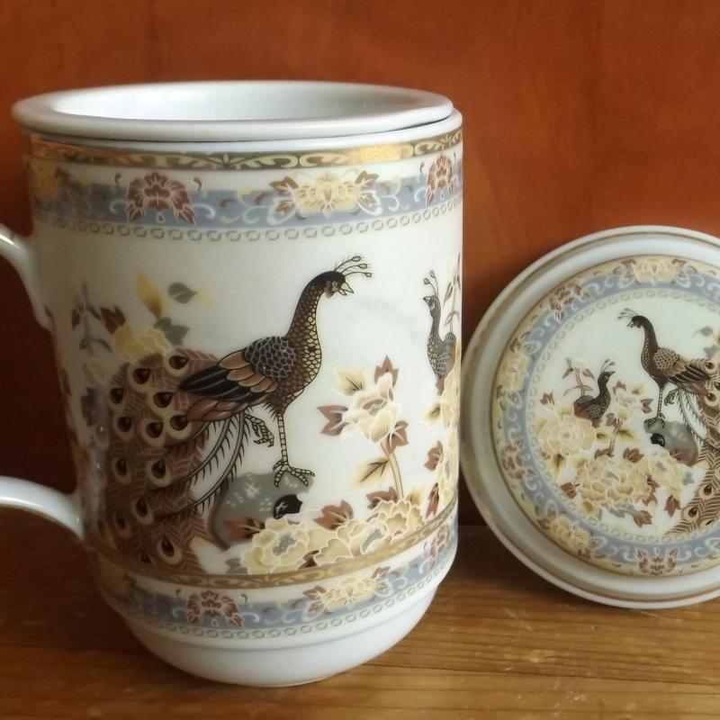 Kínai - Teásbögre - páva minta - dúsan aranyozott - Jing -Jang