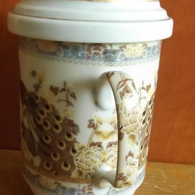 Kínai - Teásbögre - páva minta - dúsan aranyozott - Jing -Jang