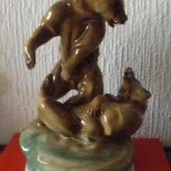 Zsolnay porcelán szobor, Markup Béla -1911- birkózó medvék,