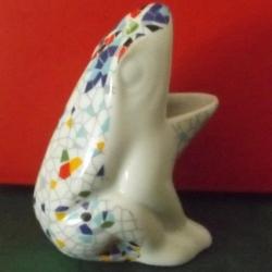 Gaudi béka - porcelán - Barcelona -ibolya váza
