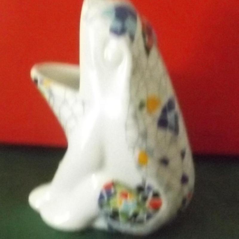 Gaudi béka - porcelán - Barcelona -ibolya váza