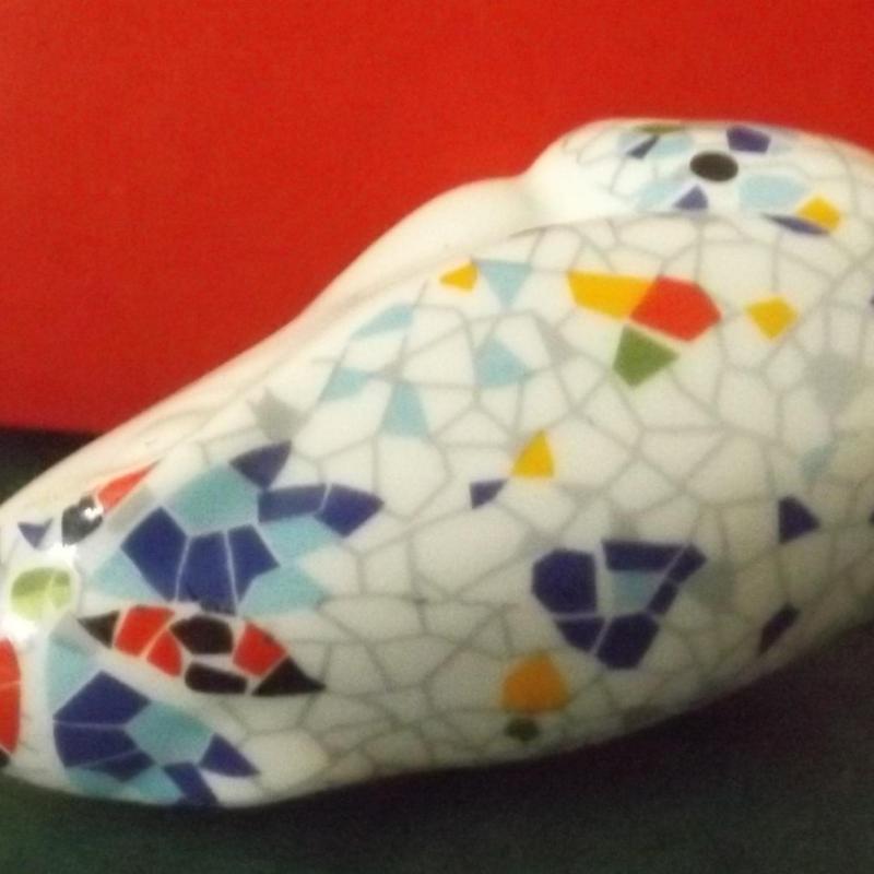 Gaudi béka - porcelán - Barcelona -ibolya váza
