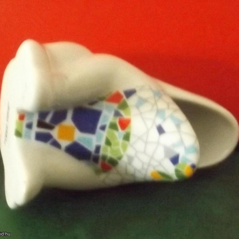 Gaudi béka - porcelán - Barcelona -ibolya váza