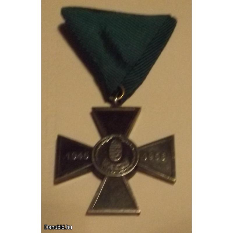 1945 - 1956.- Politikai Elítéltek Közössége ezüstözött érdemkereszt