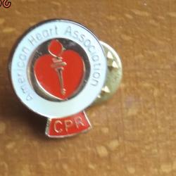 Vöröskereszt jelvény - egy csepp vér