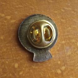 Vöröskereszt jelvény - egy csepp vér