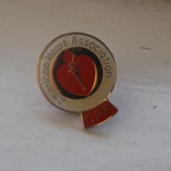 Vöröskereszt jelvény - egy csepp vér