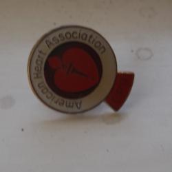 Vöröskereszt jelvény - egy csepp vér