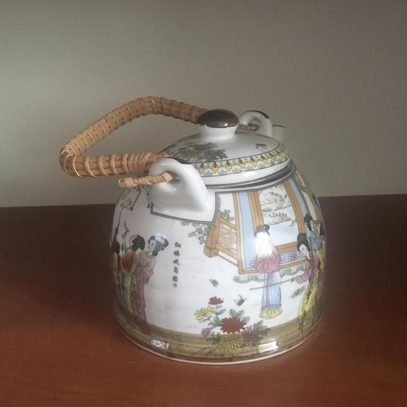 Kínai teakiöntő