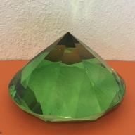 Brillcsiszolású levélnehezék zöld  átmérő11 cm - kristály