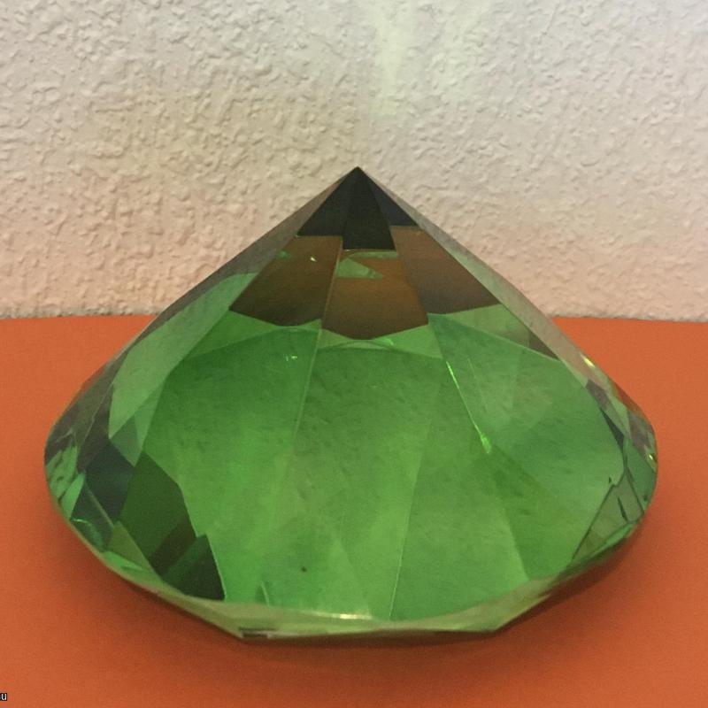 Brillcsiszolású levélnehezék zöld  átmérő11 cm - kristály