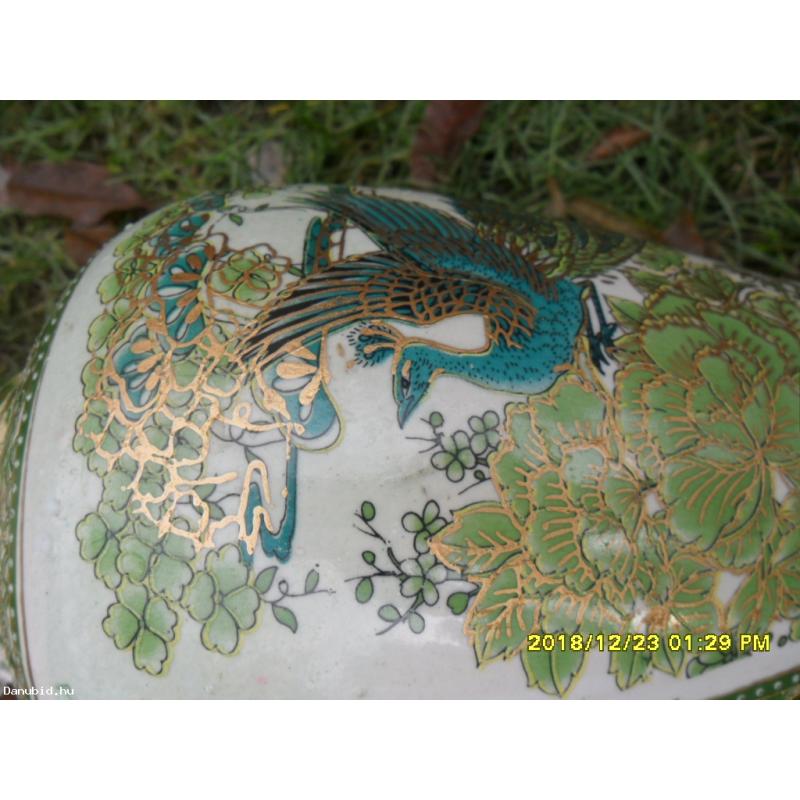 Nagy zöld kínai madaras váza